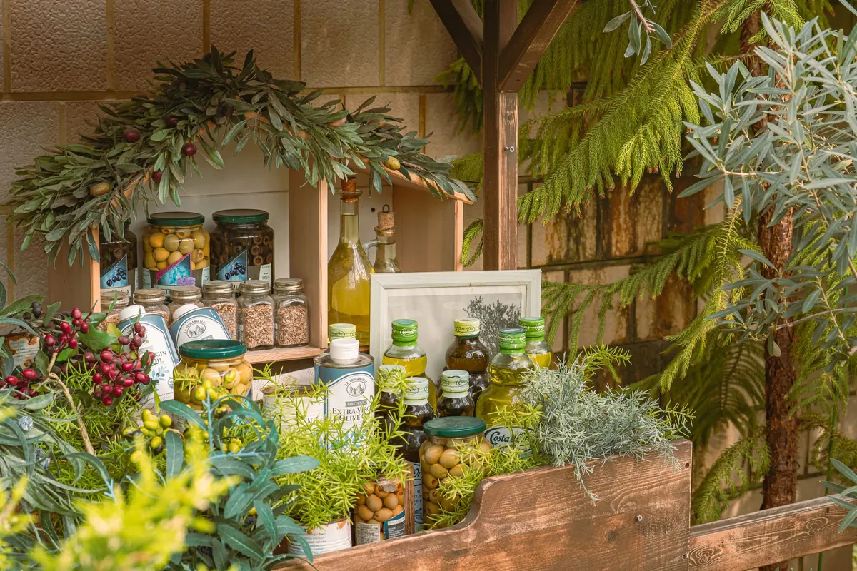 Olive Oil vs Rapeseed Oil: Which to Use for Frying, Baking and Dressings